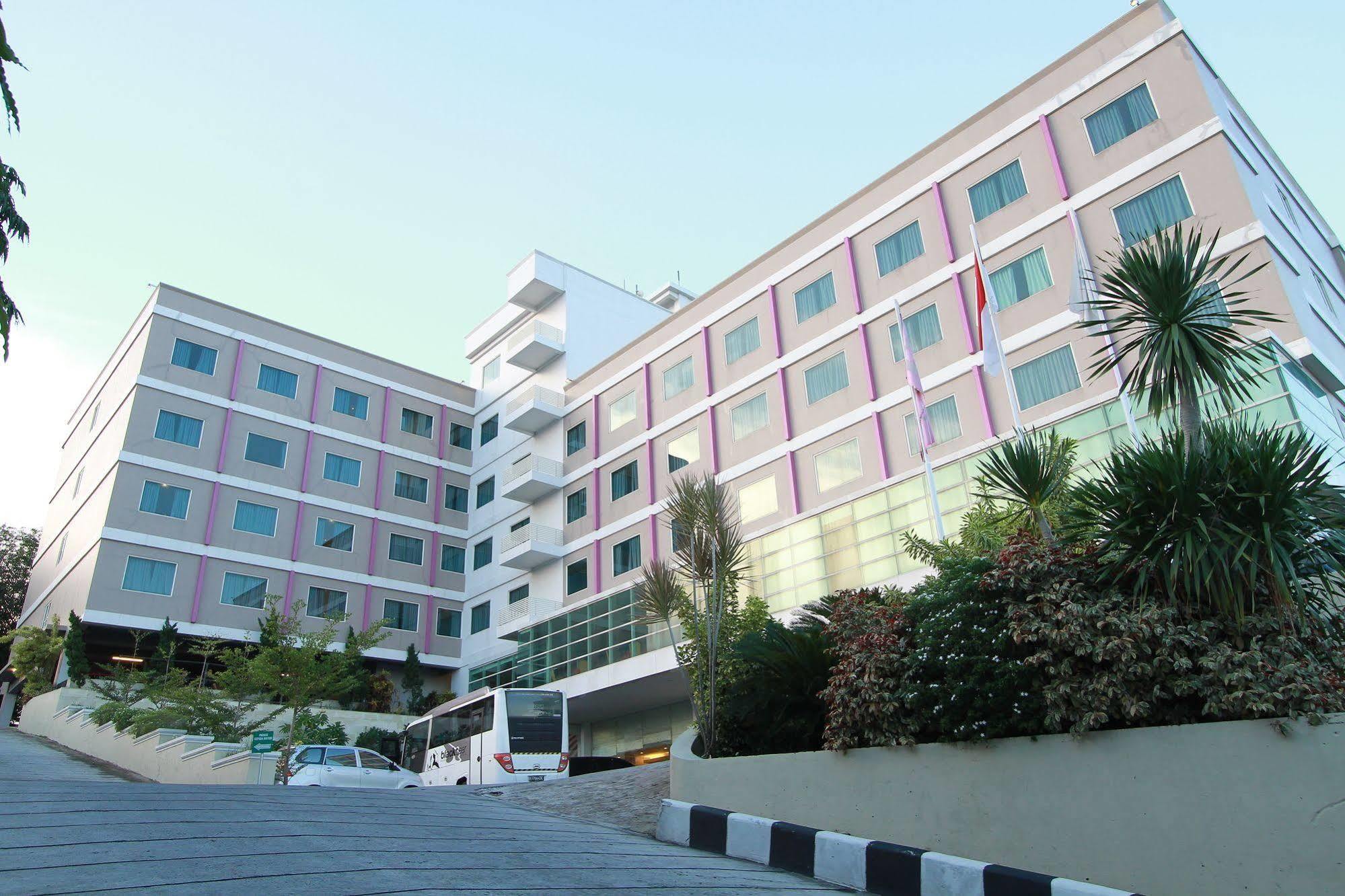 D'Primahotel Balikpapan Exterior foto