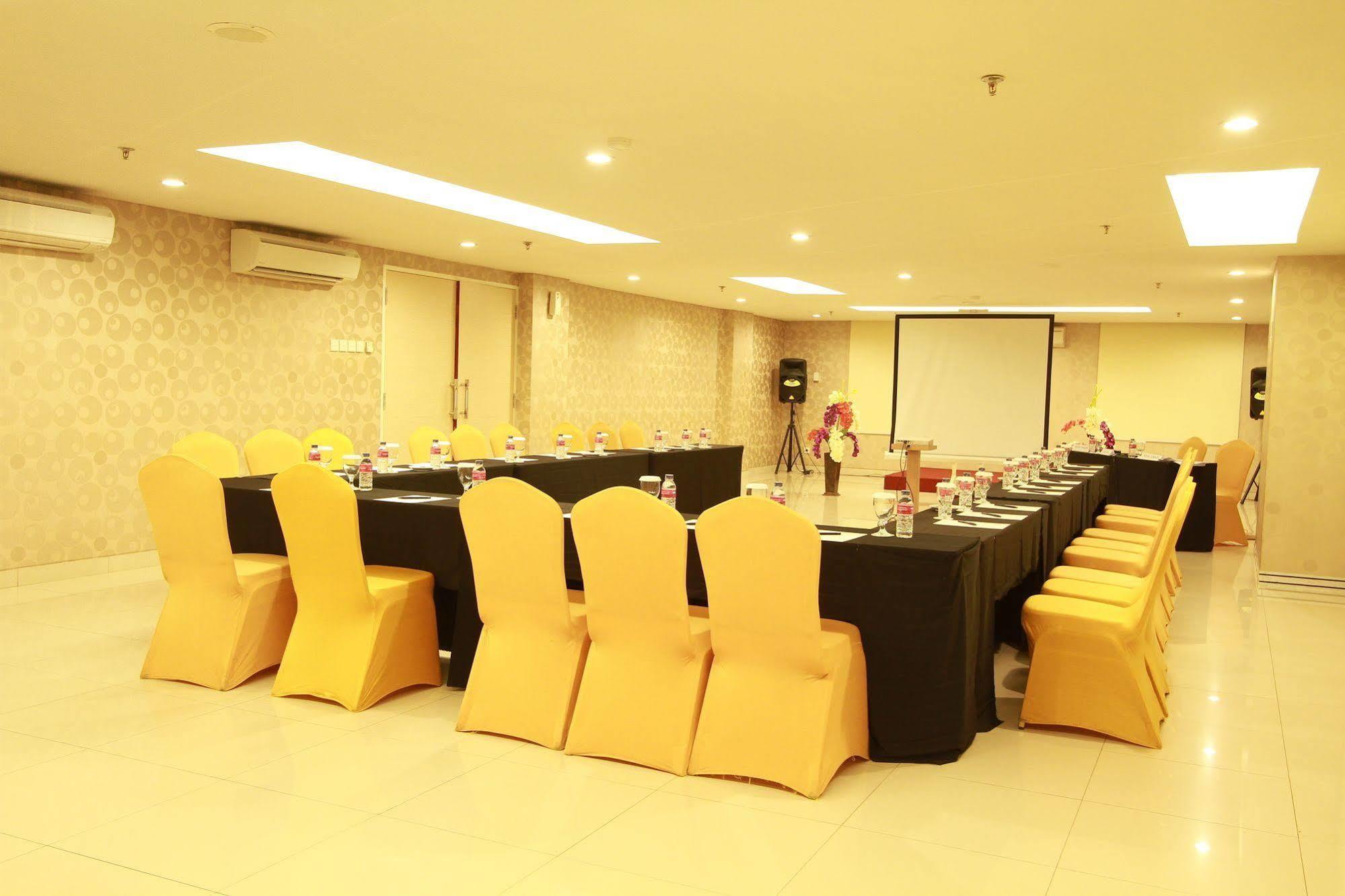 D'Primahotel Balikpapan Exterior foto